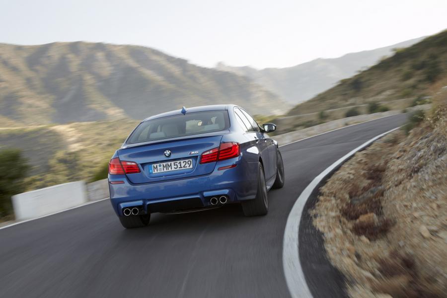  BMW M5 2011 года  (фото 132 из 344)
